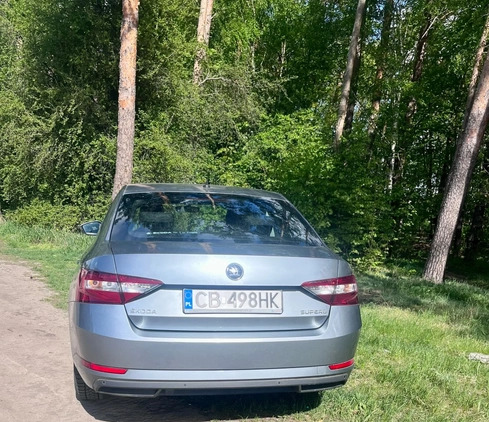 Skoda Superb cena 78000 przebieg: 104943, rok produkcji 2018 z Głogów Małopolski małe 79